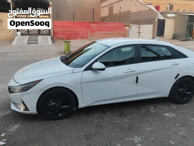 2021 Hyundai Elantra Standard