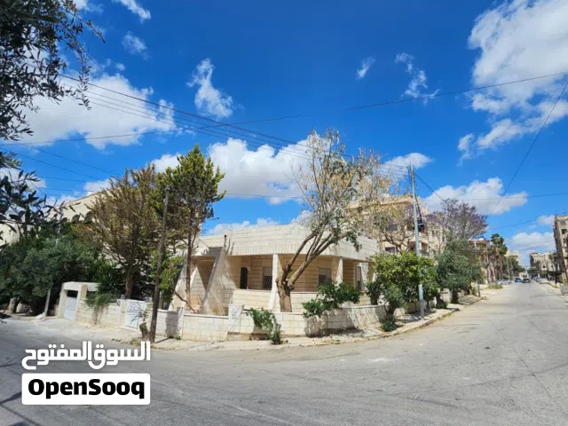 635 m2 4 Bedrooms Villa for Sale in Irbid Iskan Al Atiba'
