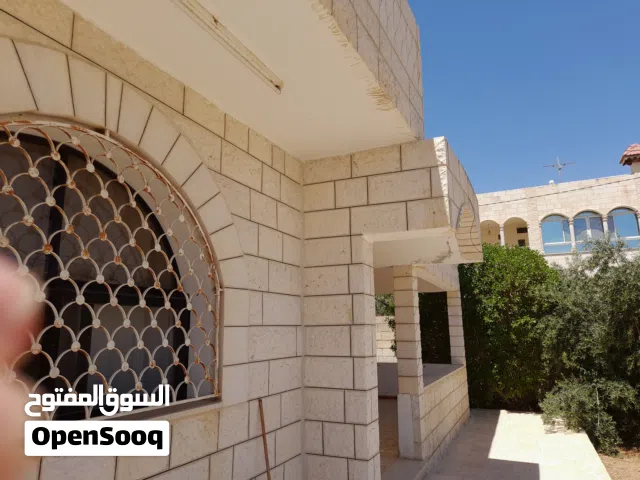 منزل للبيع في شويكة الغربية المفرق الشارع الرئيسي قرب مسجد الخيرات