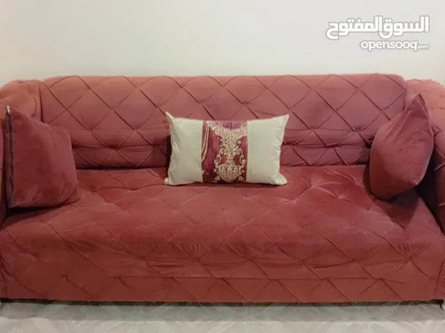 انتريه اربع قطع مع جزامه خشبيه قطعتين وتنفع دولاب صغير او مكتبة