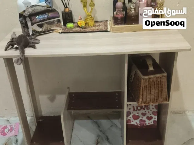 كناتير مع ميز
