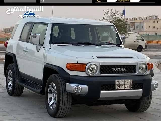 2016 تويوتا FJ Standard