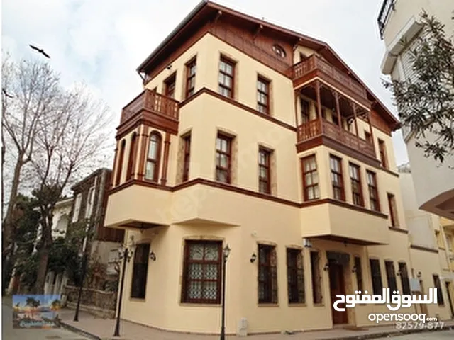 شقة جديدة معروضة للبيع في مدينة اسطنبول في مركز المدينة الموقع مهم واستراتيجية جدا المساحة الصافية 1