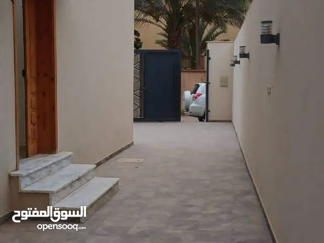 130 m2 2 Bedrooms Townhouse for Rent in Tripoli Shurfat Al Malaha