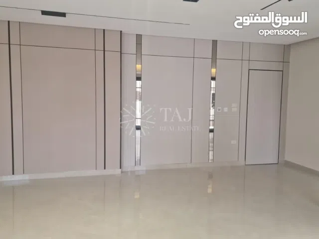 205 m2 3 Bedrooms Apartments for Sale in Amman Um Uthaiena