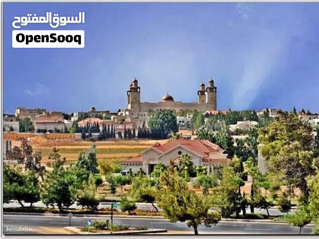 فيلا فاخره جدا في دابوق قرب اشاره نسر جديده لم تسكن مفروشه مودرن بالكامل مع مسبح وترسات واسعه