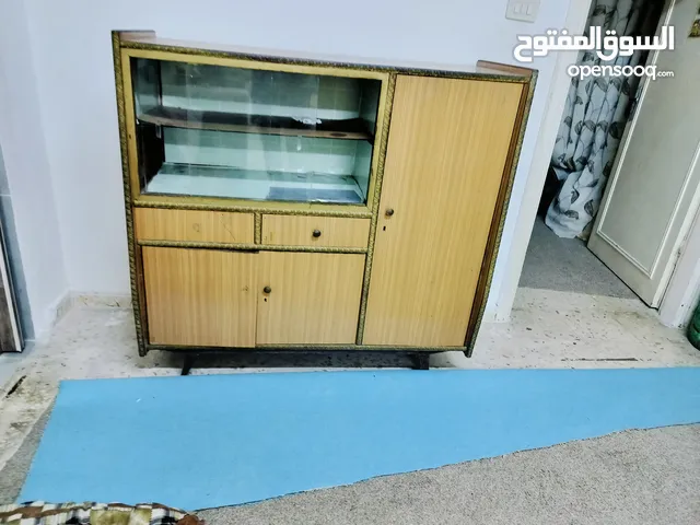خزانه ثقيله جدا زان وخشب لاتيه
