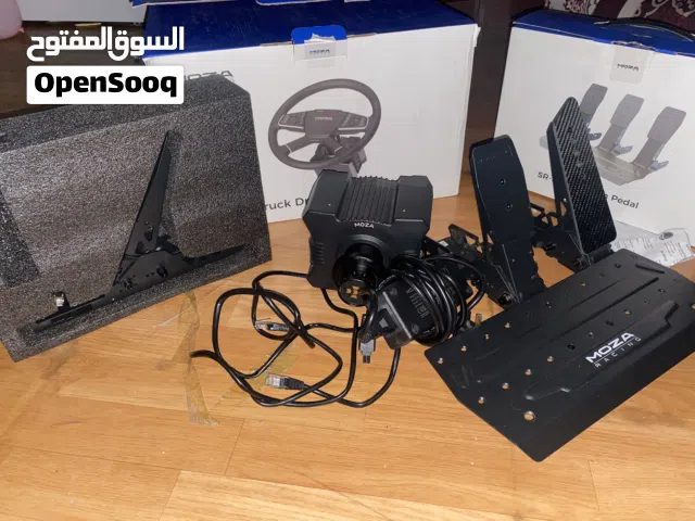 Moza r5 مع الثلاث دواسات وكل شي بس بدون السكان السعر قابل للتفاوض