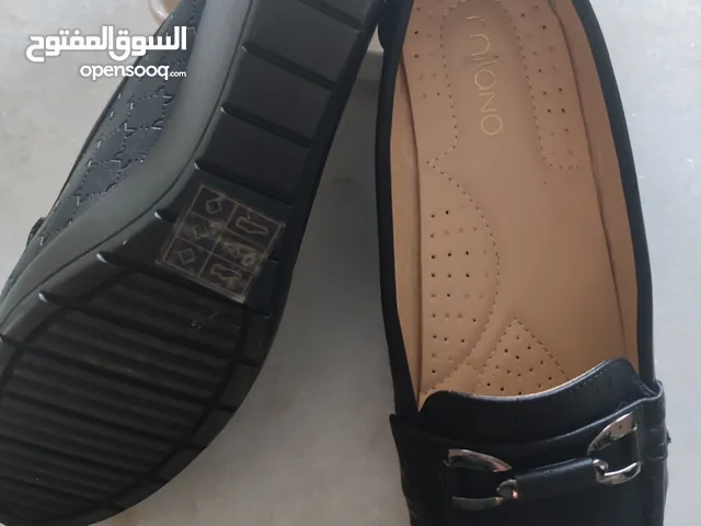 woman Milano shose