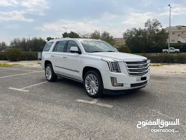 Used Cadillac Escalade in Farwaniya