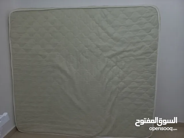 فرشة بحالة جديدة للبيع