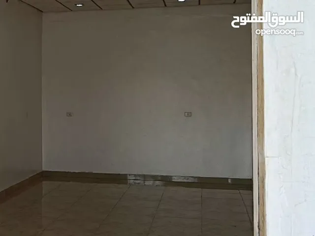 محل ملك تجاري للبيع