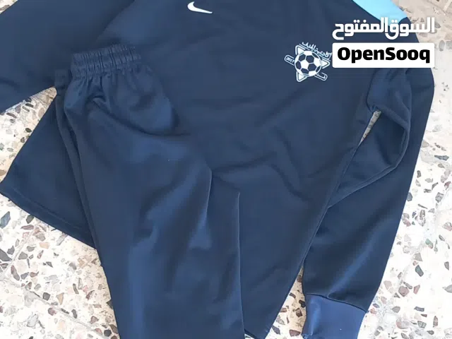 هودي  لون اسود وثاني لون كحلي مبدلة رياضة لون لون ازرق جميلة جدا بطلون وبلوزة كم لا يوجد خدمة توصيل