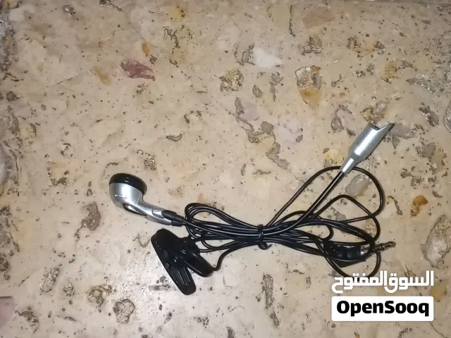 سماعات اذن وسماعات بركبو ع لاب توب او شاشات التلفزيون 1500 سماعه اذن و1500 سماعات شاشه كلهم بلكرتونه