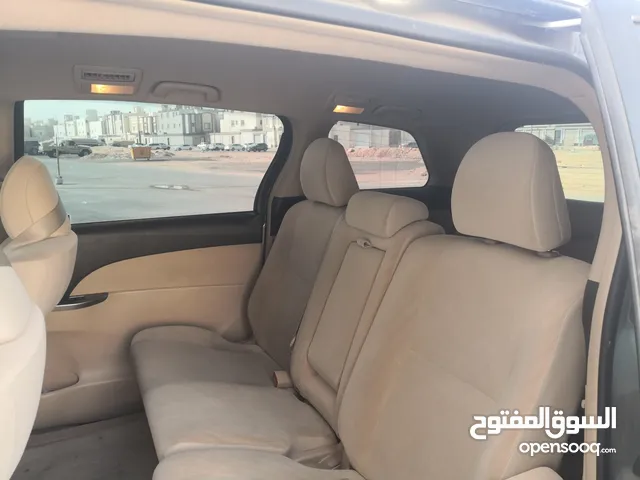Used Toyota Previa in Al Riyadh