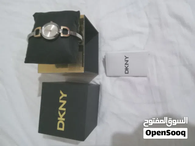 ساعة نساءي DKNY