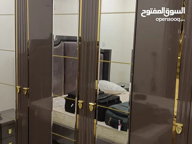 اثاث للبيع بحالة ممتازة
