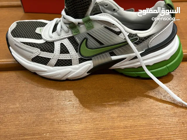 NIKE MODEL V2K RUN BRAND NEW SIZE 36 ORGINAL