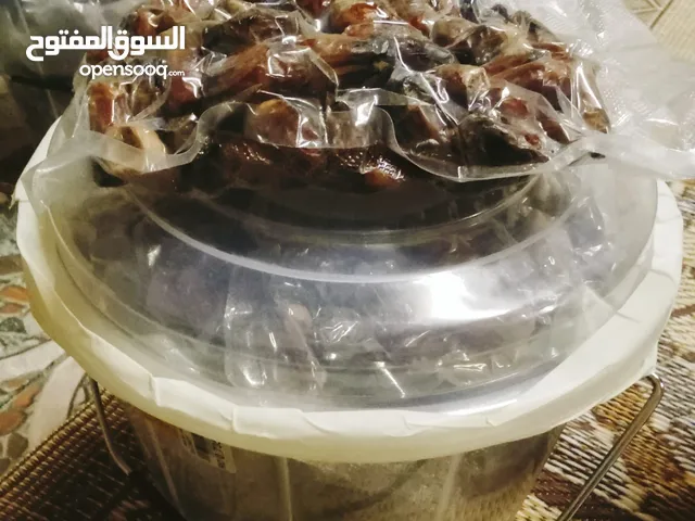 تمر نغال نظيف جدا