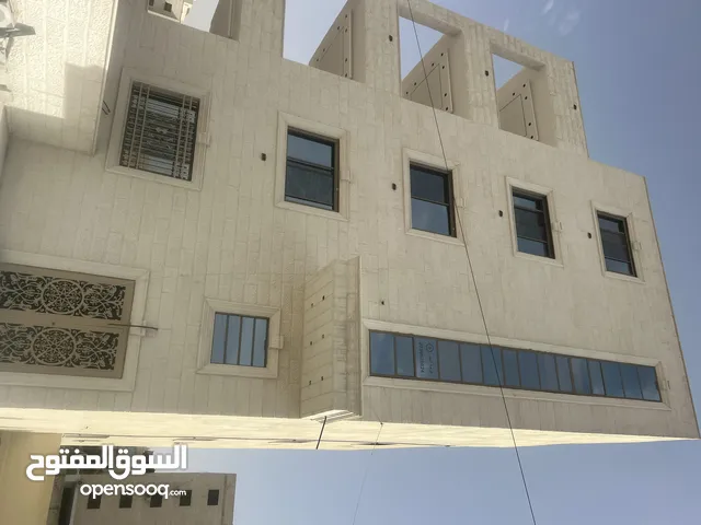 190 m2 3 Bedrooms Apartments for Sale in Zarqa Dahiet Al Madena Al Monawwara