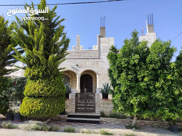 225m2 4 Bedrooms Townhouse for Sale in Amman Sahab