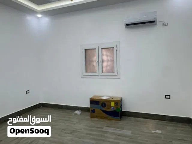 شقة للإيجار جديدة طابق ارضي  في السراج حي اسطنبول بالقرب من مصنع العافية الإيجار 2100د مع عمولة مكتب