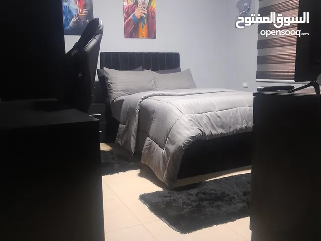 غرفة نوم شبابية للبيع 350 دينار ، أستعمال بسيط جدا ،