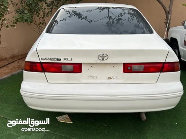 قطع غيار كامري 2000