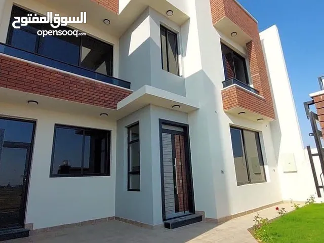 215m2 3 Bedrooms Townhouse for Sale in Baghdad Taji