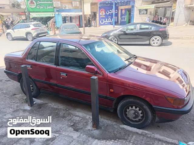 1990 ميتسوبيشي لانسر Standard