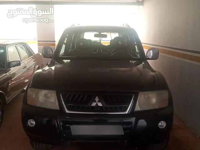 متسوبيشي باجيرو 2003 للبيع بسعر مغري