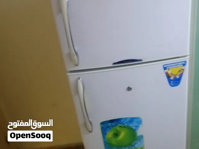 ثلاجه للبيع شبه جديده