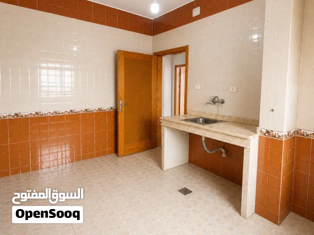 شقتين للإيجار طريق المطار خلف خزانات النفط