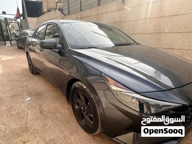 2022 هيونداي النترا Standard