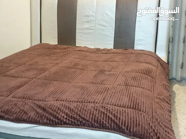 تخت غرفة نوم مزوج