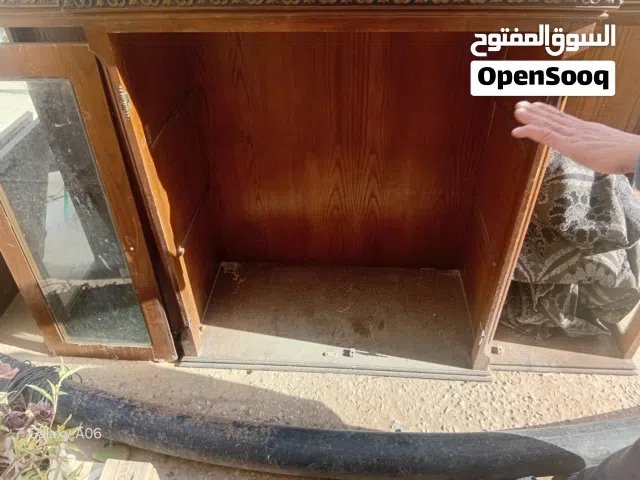 بوفيه طراز قديم مستعمل للبيع موجود في سحاب