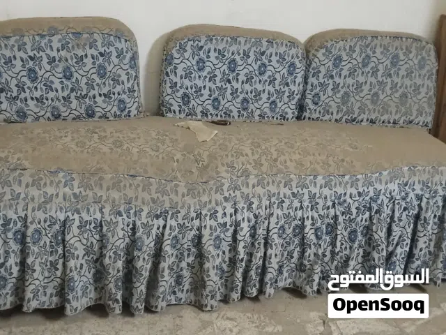 كنبه بلادي خشب ممتاز جدا بحاله جيده للبيع بالفرش بتاعها