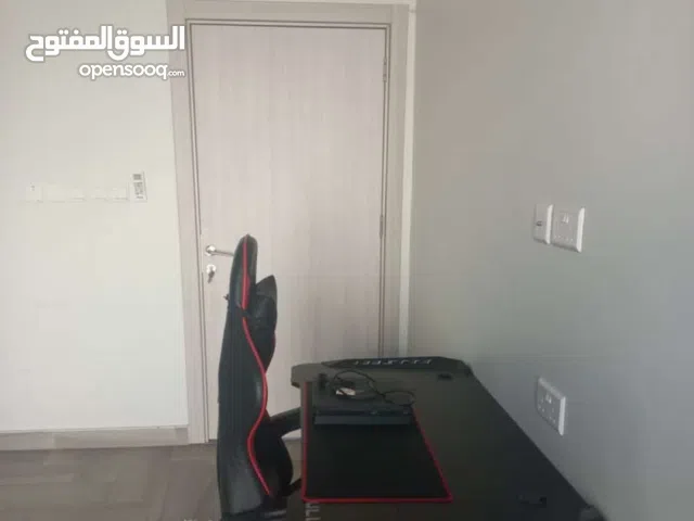 طاوله جيمنج استعمل نضيف     شوف الوصف ضروري