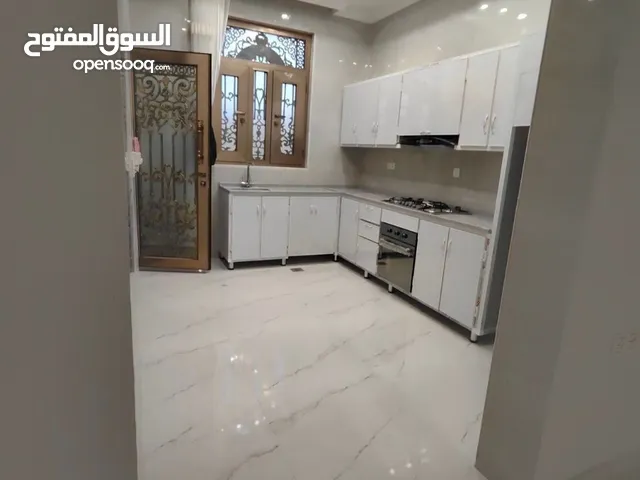 100m2 2 Bedrooms Apartments for Rent in Basra Kut Al Hijaj