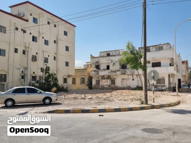 للبيع أرض سكنية مقابل مستشفى السلطان قابوس