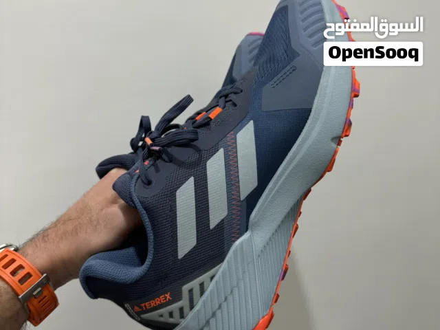 Adidas Terrex جيد جدا من غير كرتون مقاس 44