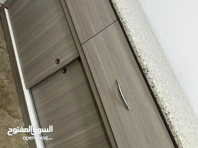 خزانة تتكون من باب سحاب