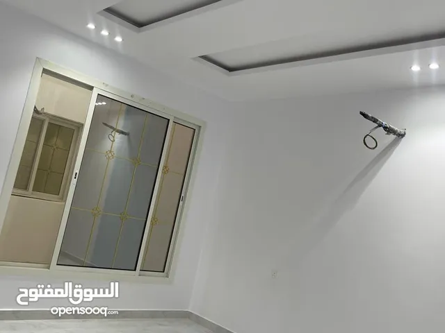 200 m2 4 Bedrooms Apartments for Rent in Al Madinah Al Uyun
