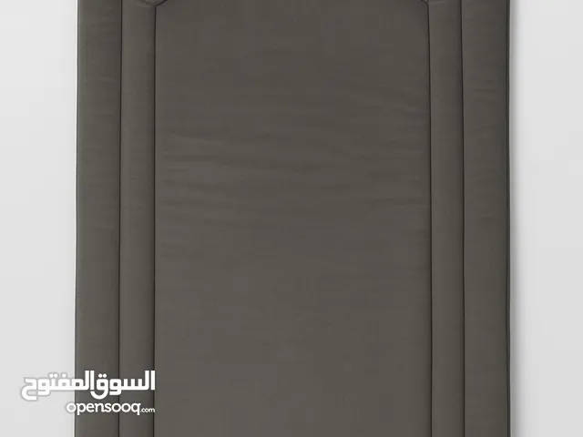 مصليات مبطنة بالإسفنج ذات تطريز فاخر