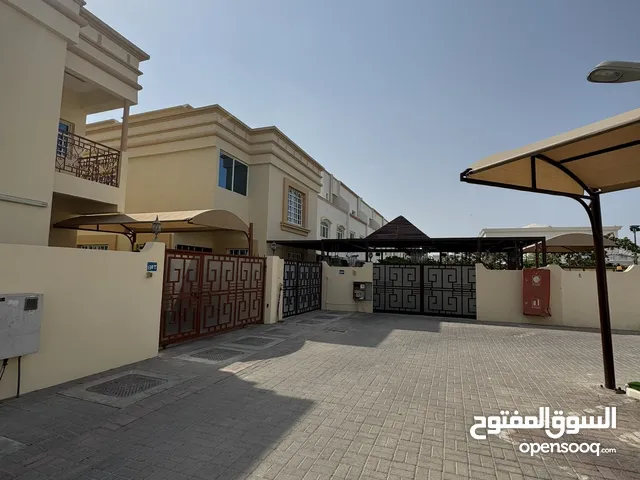 300 m2 4 Bedrooms Townhouse for Sale in Muscat Al Khoud