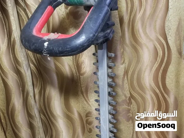 أداة قص وتقليم الاشجار