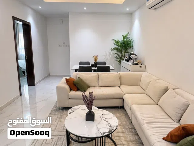 شقة للبيع بمساحة 71 متر مؤجرة وبدخل شهري مربح, بموقع مميز فالخوض السابعة الخط الأول