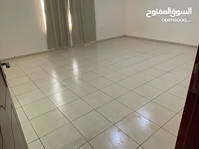للايجار استوديو في فيلا مساحه واسعه غرفه حمام مطبخ شامل ماء كهرباء انترنت ب 1600 شهري المقام
