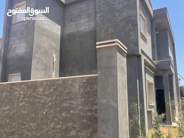 مخزن (منزل) للإيجار.