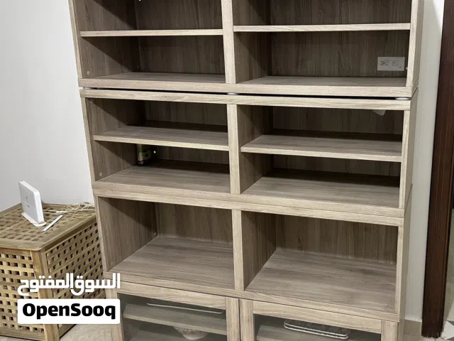 مكتبة تلفزيون من ايكيا للبيع .